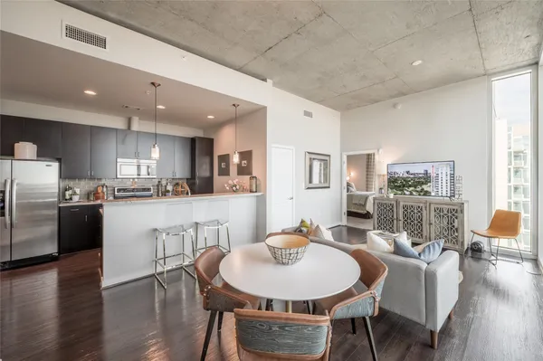 $2,846 | 5927 Almeda Road, Unit 22114, Houston, TX 77004