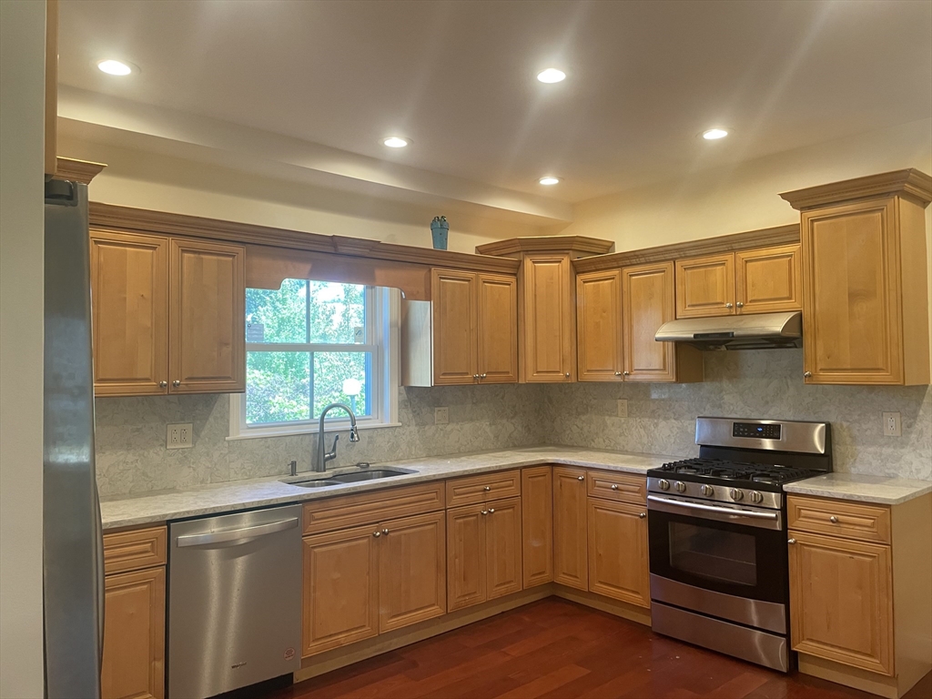 153 Walnut Street, Unit 1 Newton, MA 02460 - Photo 6 of 18