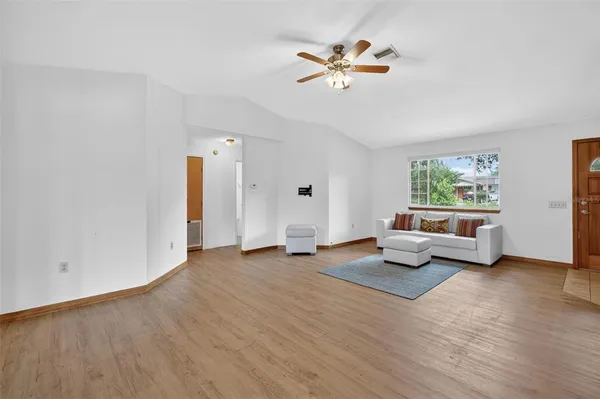 $325,000 | 601 Vincent Drive, Mount Dora, FL 32757