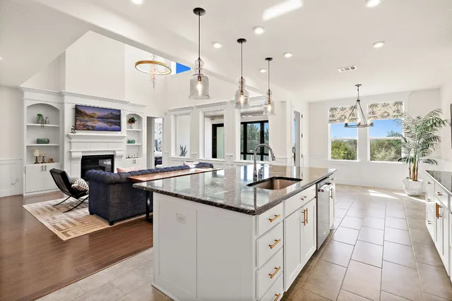 $1,100,000 | 218 Encanto Place, Austin, TX 78737