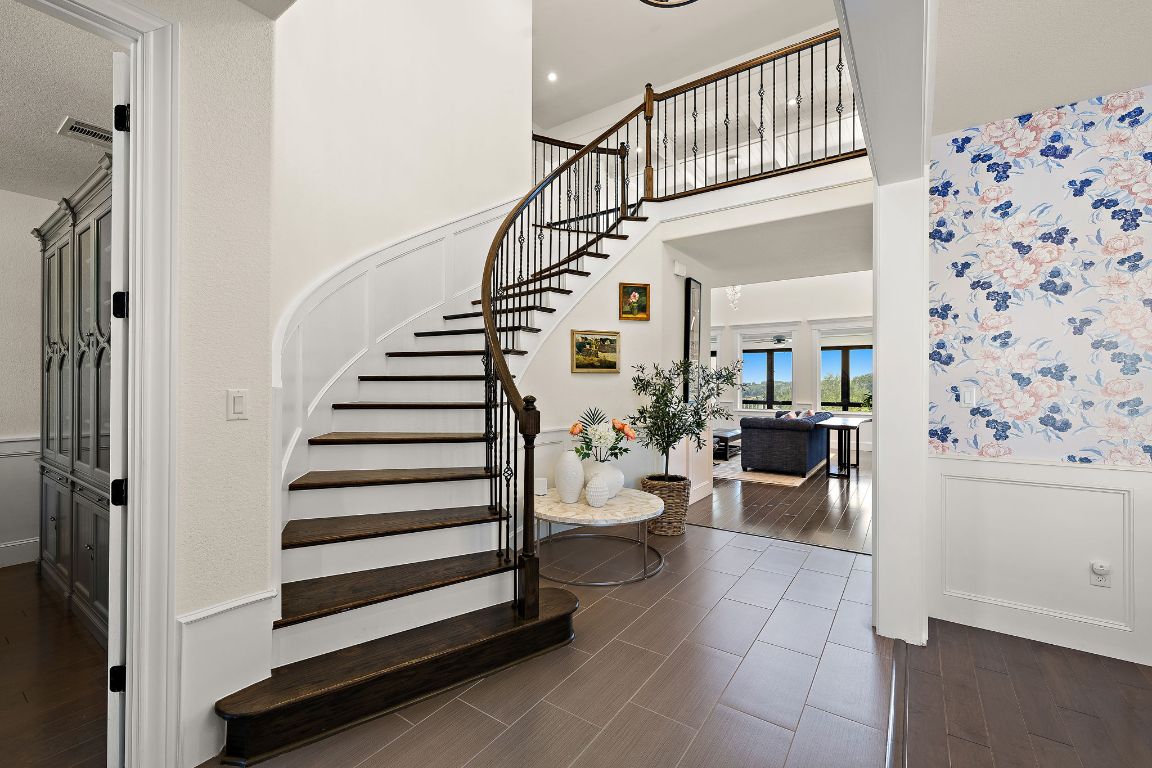 218 Encanto Place Austin, TX 78737 - Photo 5 of 40