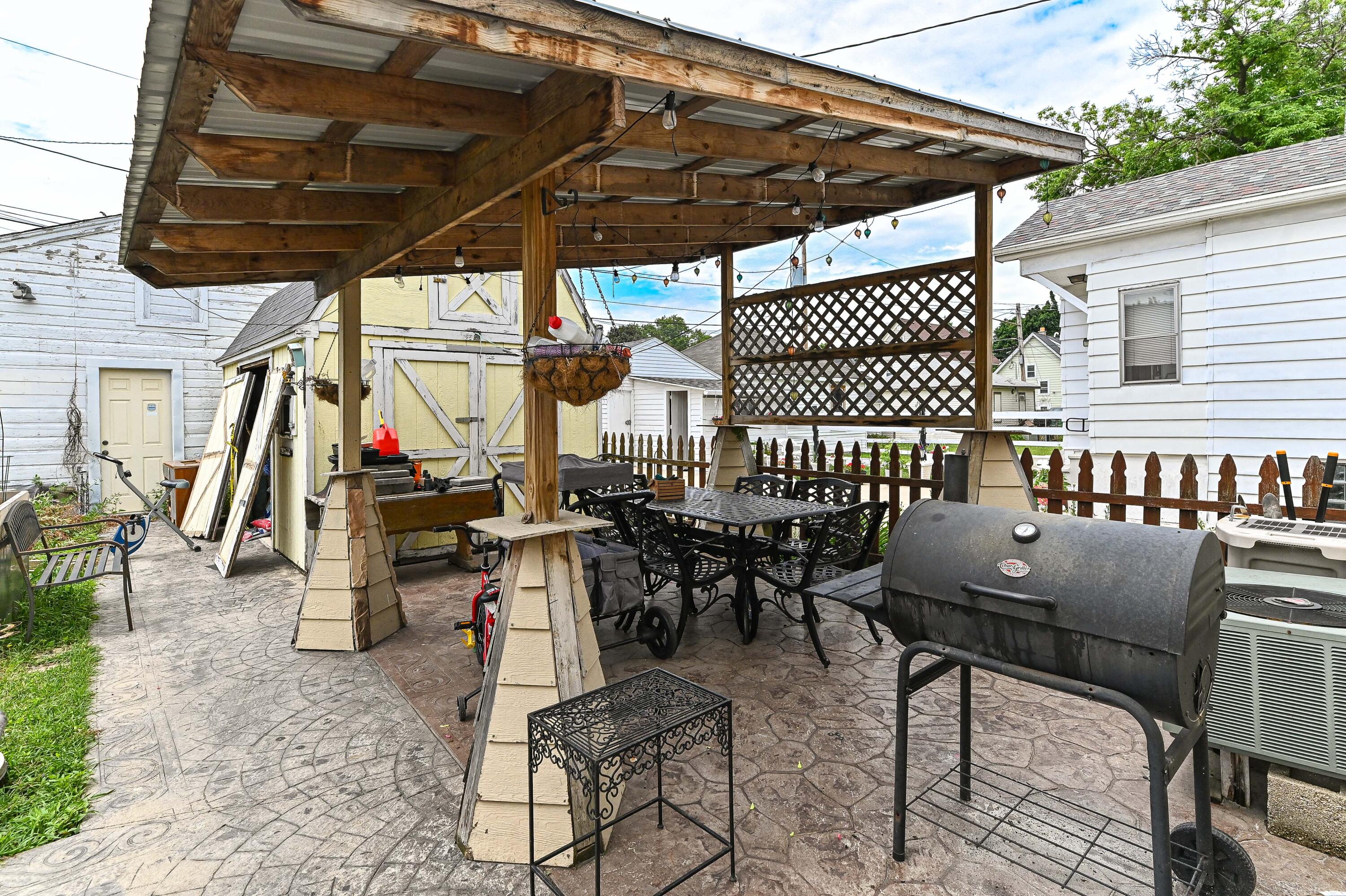 2437 South 29th Street Milwaukee, WI 53215 - Photo 26 of 28 Patio