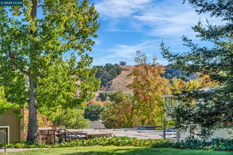$599,000 | 1200 Leisure Lane, Unit 4, Walnut Creek, CA 94595