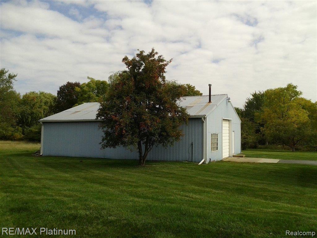 1260 West Ray Road Fenton, MI 48430 - Photo 9 of 15 Pole Barn 1