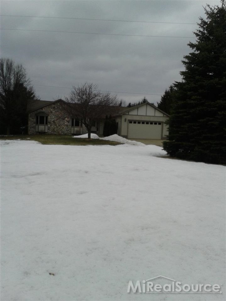 8889 Marr Road Almont, MI 48003 - Photo 2 of 19 31185402-1.JPG