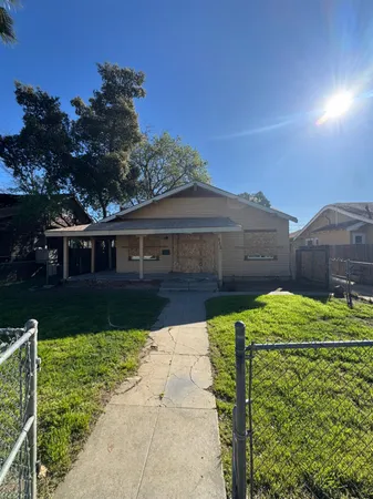 $199,000 | 986 North Wilson Avenue, Fresno, CA 93728
