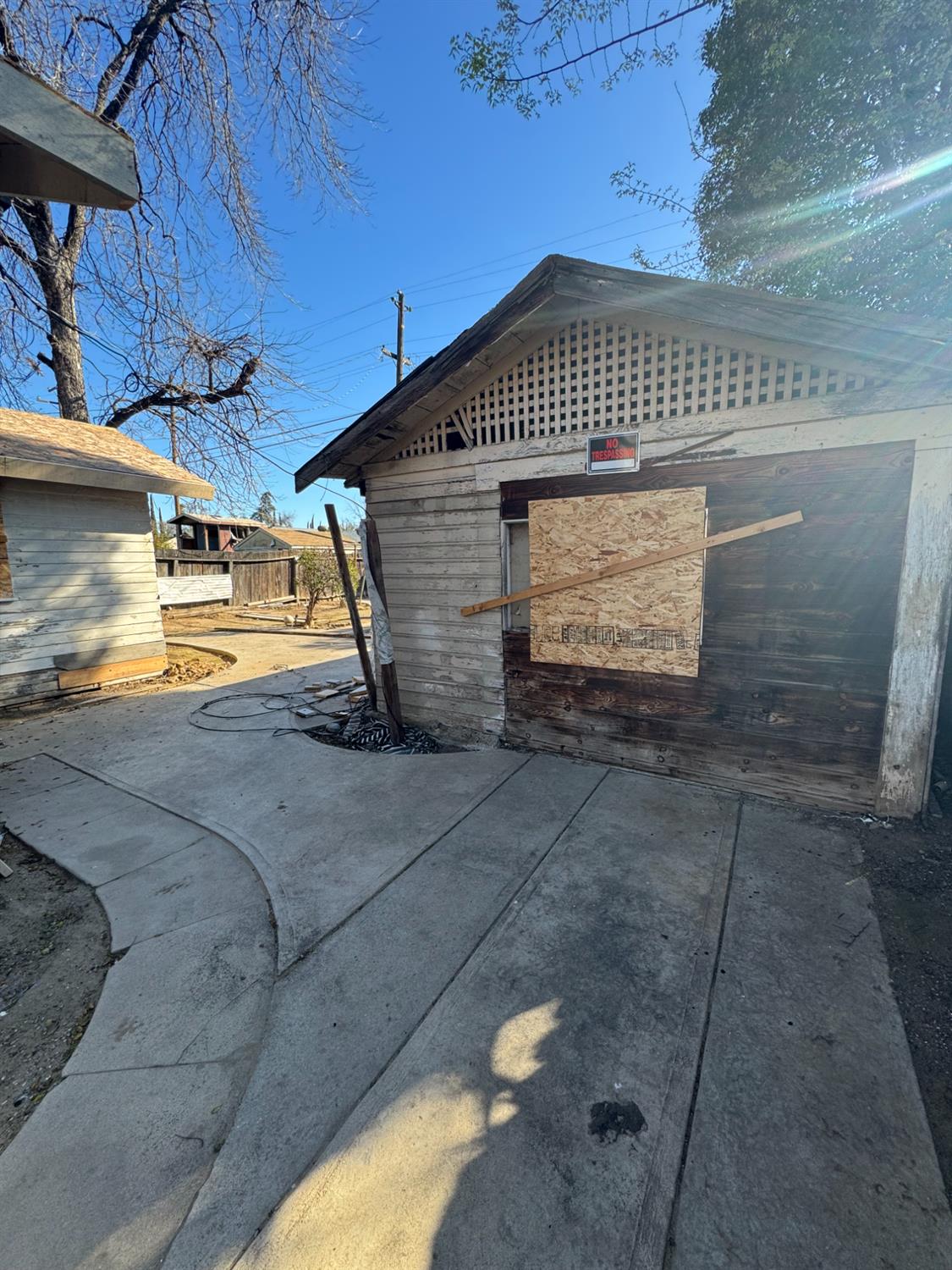 986 North Wilson Avenue Fresno, CA 93728 - Photo 18 of 19