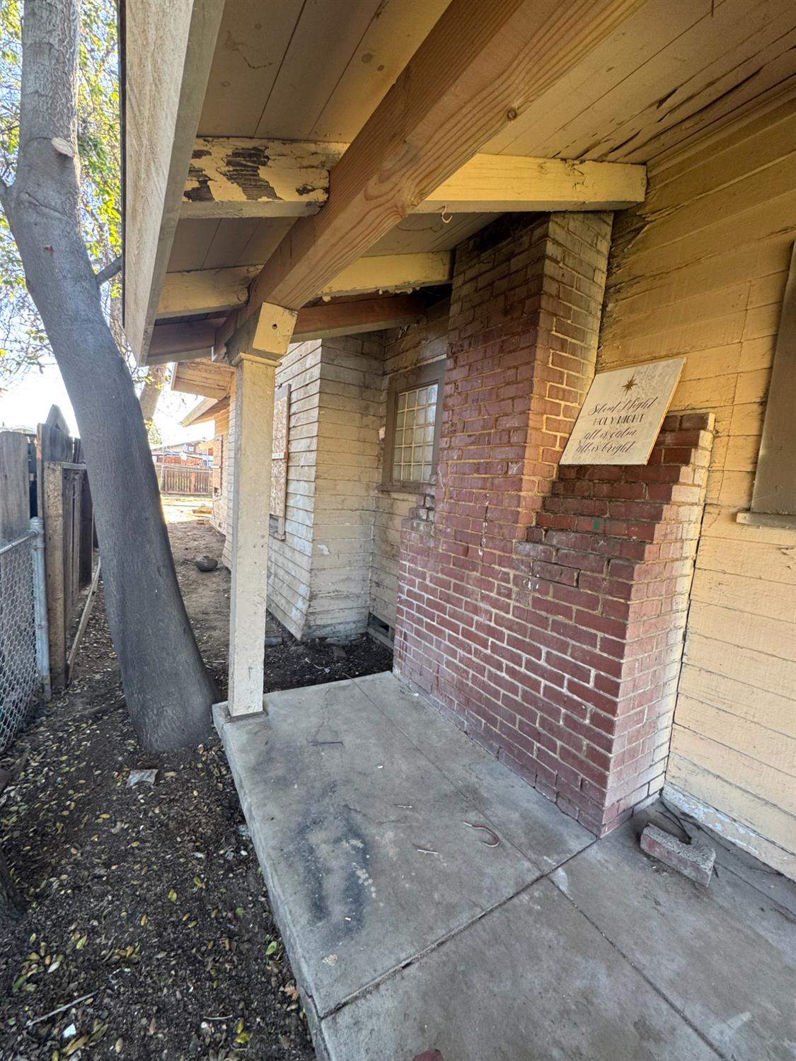 986 North Wilson Avenue Fresno, CA 93728 - Photo 5 of 19