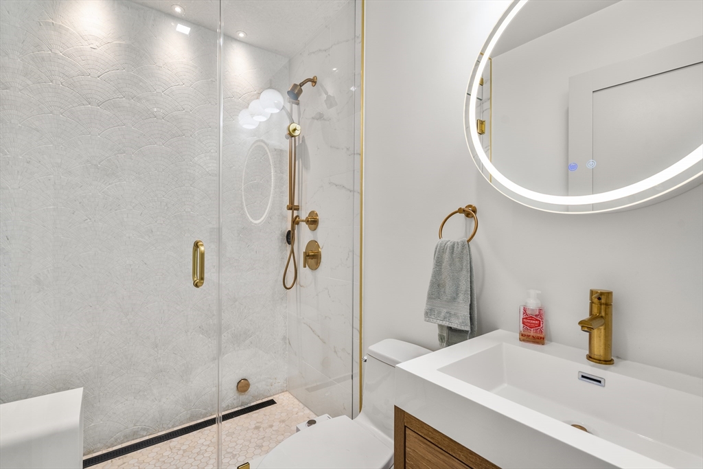 29 South Munroe Terrace, Unit PH Boston, MA 02122 - Photo 13 of 39