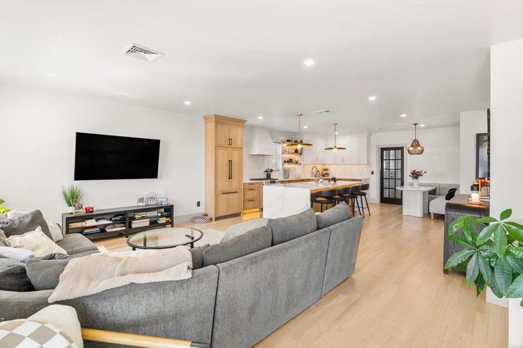 29 South Munroe Terrace, Unit PH Boston, MA 02122 - Photo 21 of 39