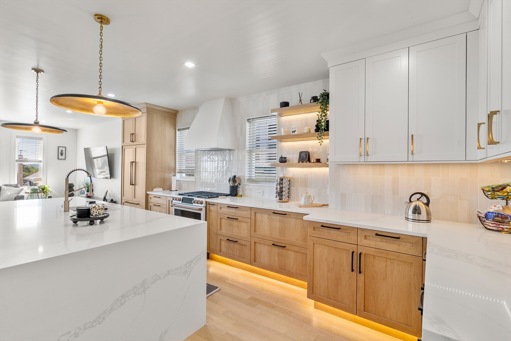 29 South Munroe Terrace, Unit PH Boston, MA 02122 - Photo 25 of 39