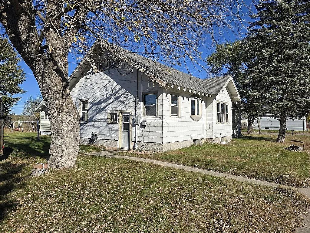 227 3rd Street Southwest Staples, MN 56479 - Photo 3 of 16 Gallery Image 3