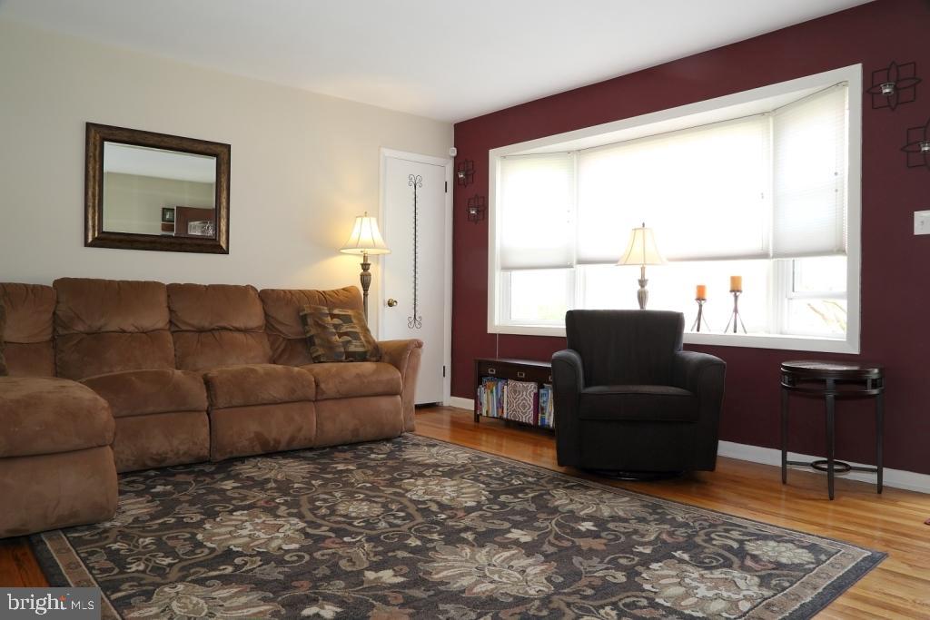 1704 Manor Ridge Drive Lancaster, PA 17603 - Photo 2 of 18 Gallery Image 2