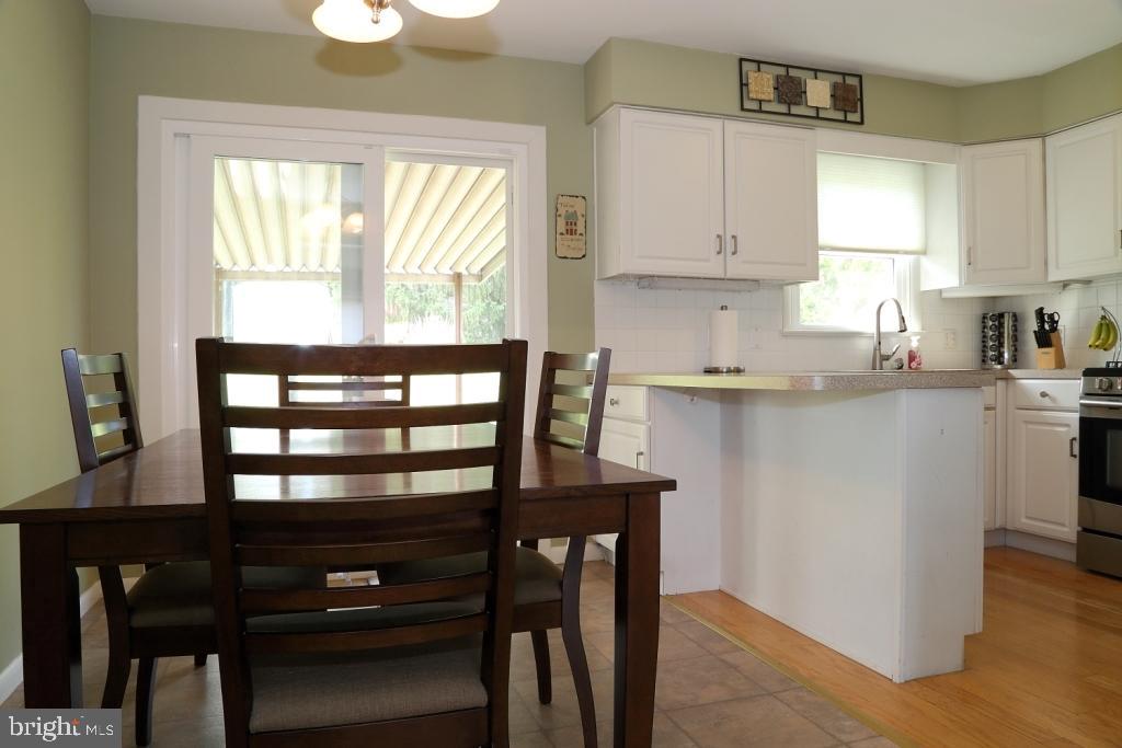 1704 Manor Ridge Drive Lancaster, PA 17603 - Photo 6 of 18 Gallery Image 6