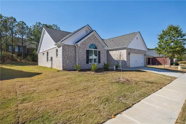 $2,300 | 853 Crossroads Court, Social Circle, GA 30025