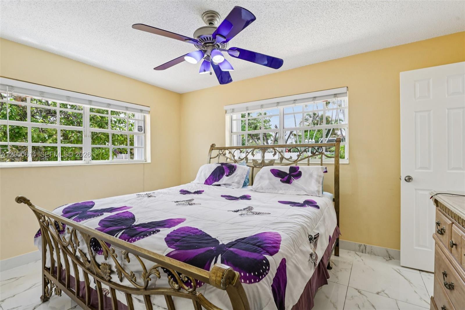 1900 Southwest 87th Court Miami, FL 33165 - Photo 16 of 25