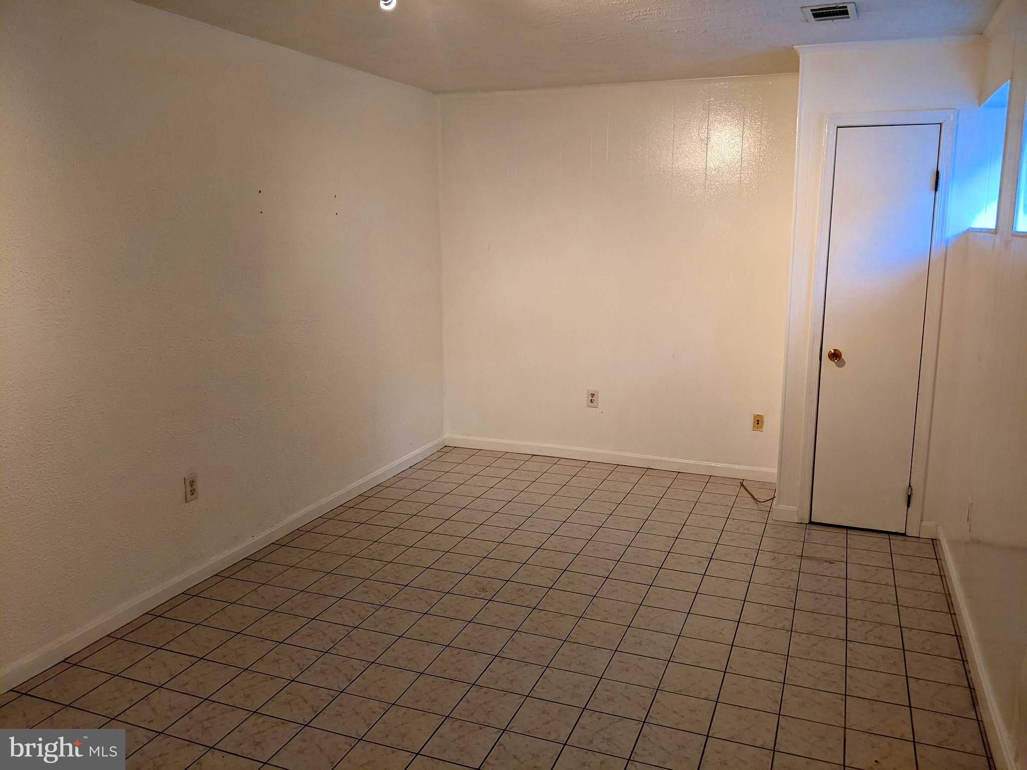 8069 Powderbrook Lane Springfield, VA 22153 - Photo 40 of 56 Gallery Image 40