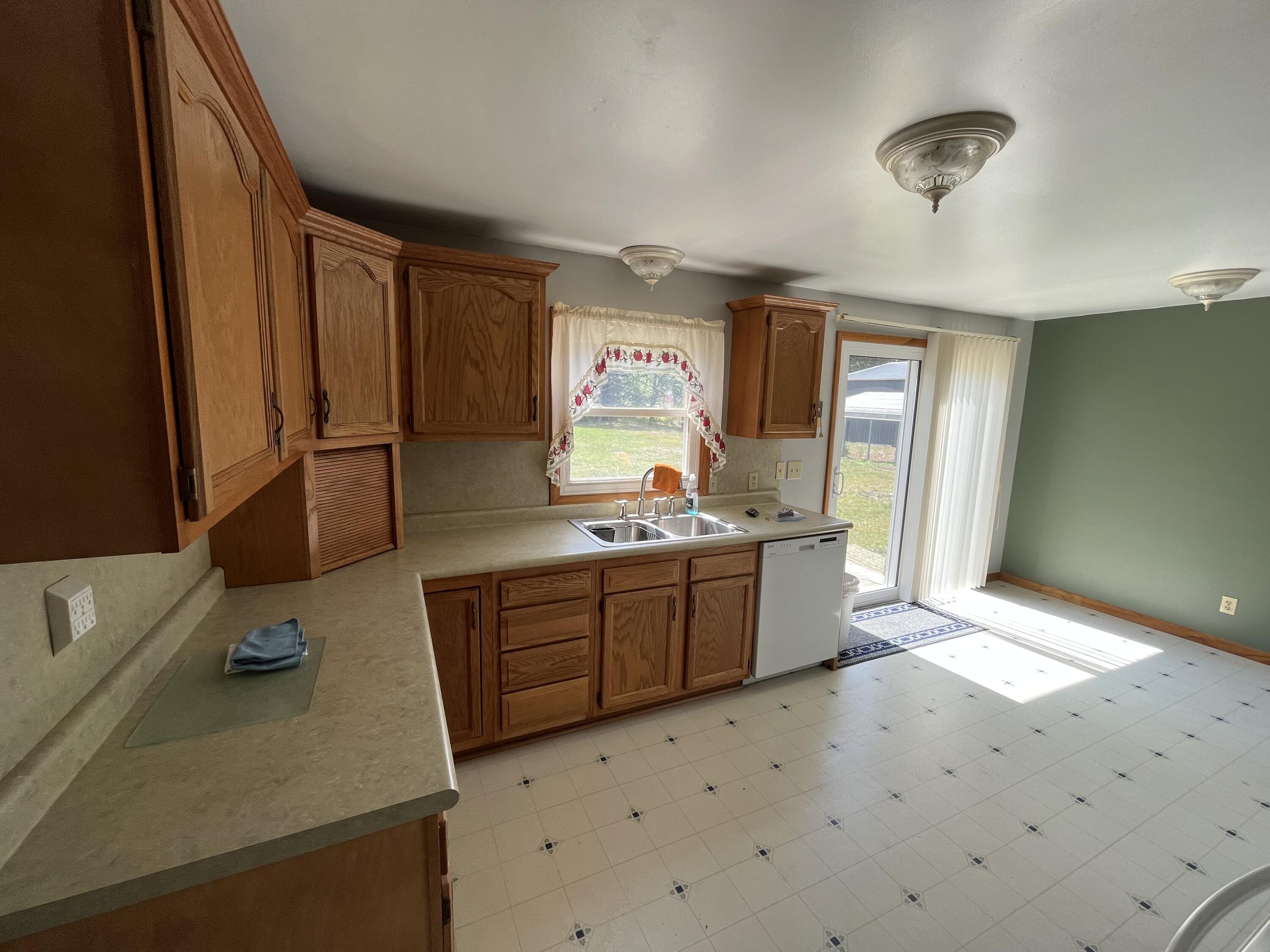7613 West Stanton Road Stanton, MI 48888 - Photo 6 of 23 AA003999-B820-4D20-92F2-E58531D556AE