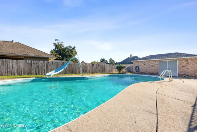 $375,000 | 602 Astor Pl Drive, New Iberia, LA 70563