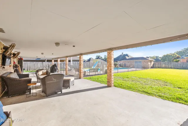 $375,000 | 602 Astor Pl Drive, New Iberia, LA 70563