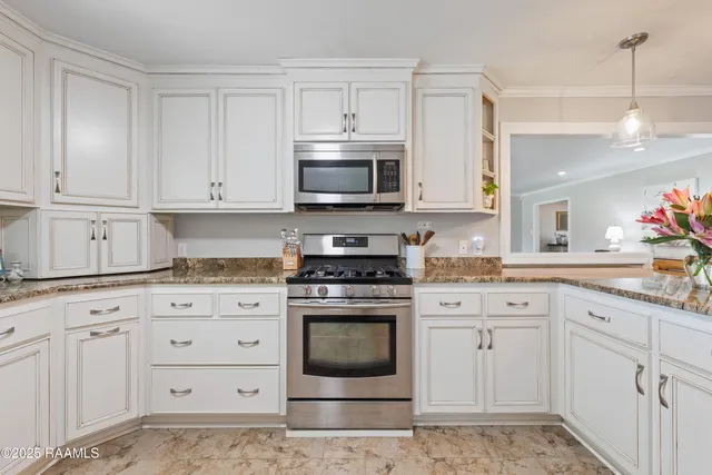 $375,000 | 602 Astor Pl Drive, New Iberia, LA 70563