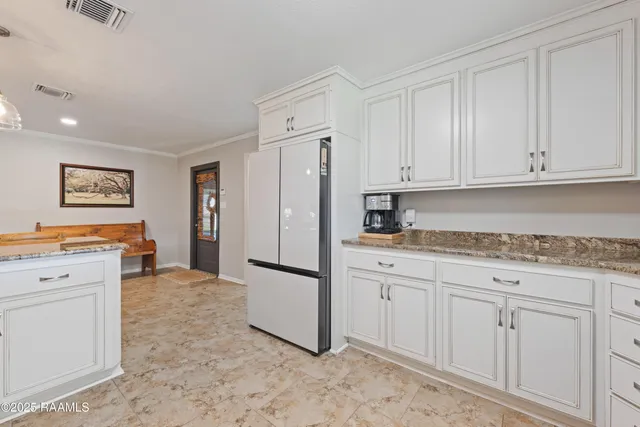 $375,000 | 602 Astor Pl Drive, New Iberia, LA 70563