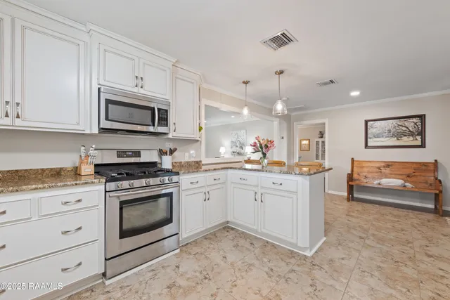 $375,000 | 602 Astor Pl Drive, New Iberia, LA 70563