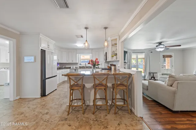 $375,000 | 602 Astor Pl Drive, New Iberia, LA 70563