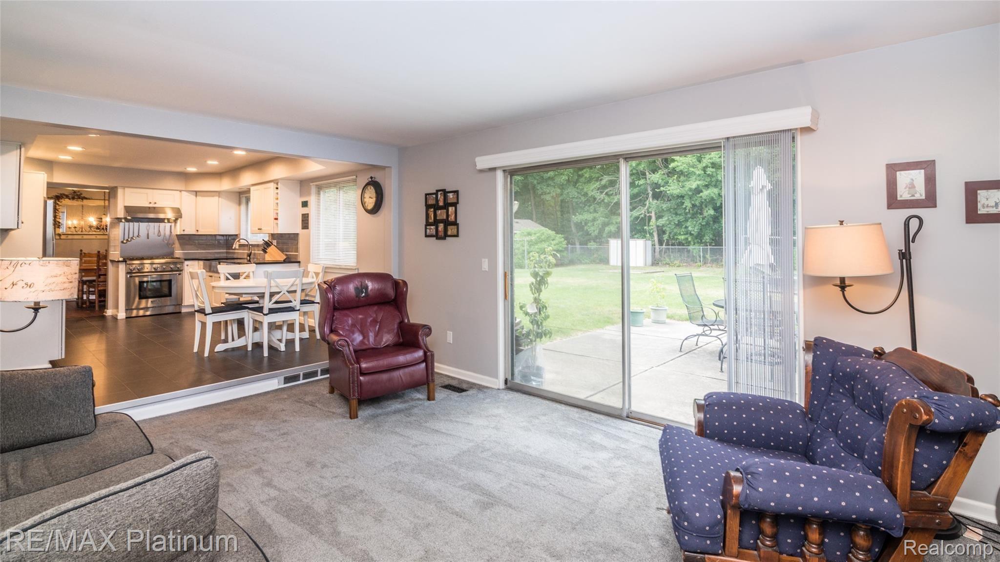 18571 Gill Road Livonia, MI 48152 - Photo 19 of 48 027_43.jpg
