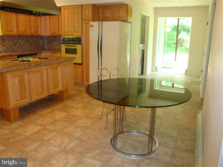 250 West Upper Ferry Road Ewing, NJ 08628 - Photo 5 of 16 Kitchen