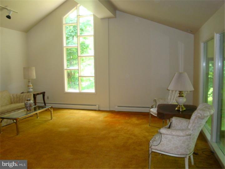 250 West Upper Ferry Road Ewing, NJ 08628 - Photo 8 of 16 Living Room