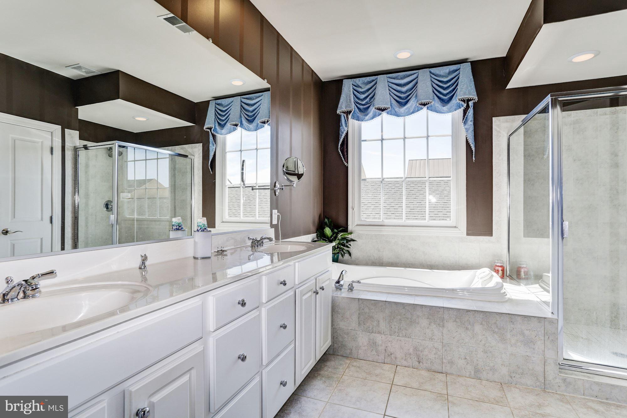 7664 Midtown Road Fulton, MD 20759 - Photo 22 of 44 Master bathroom with jetted soaking tub.