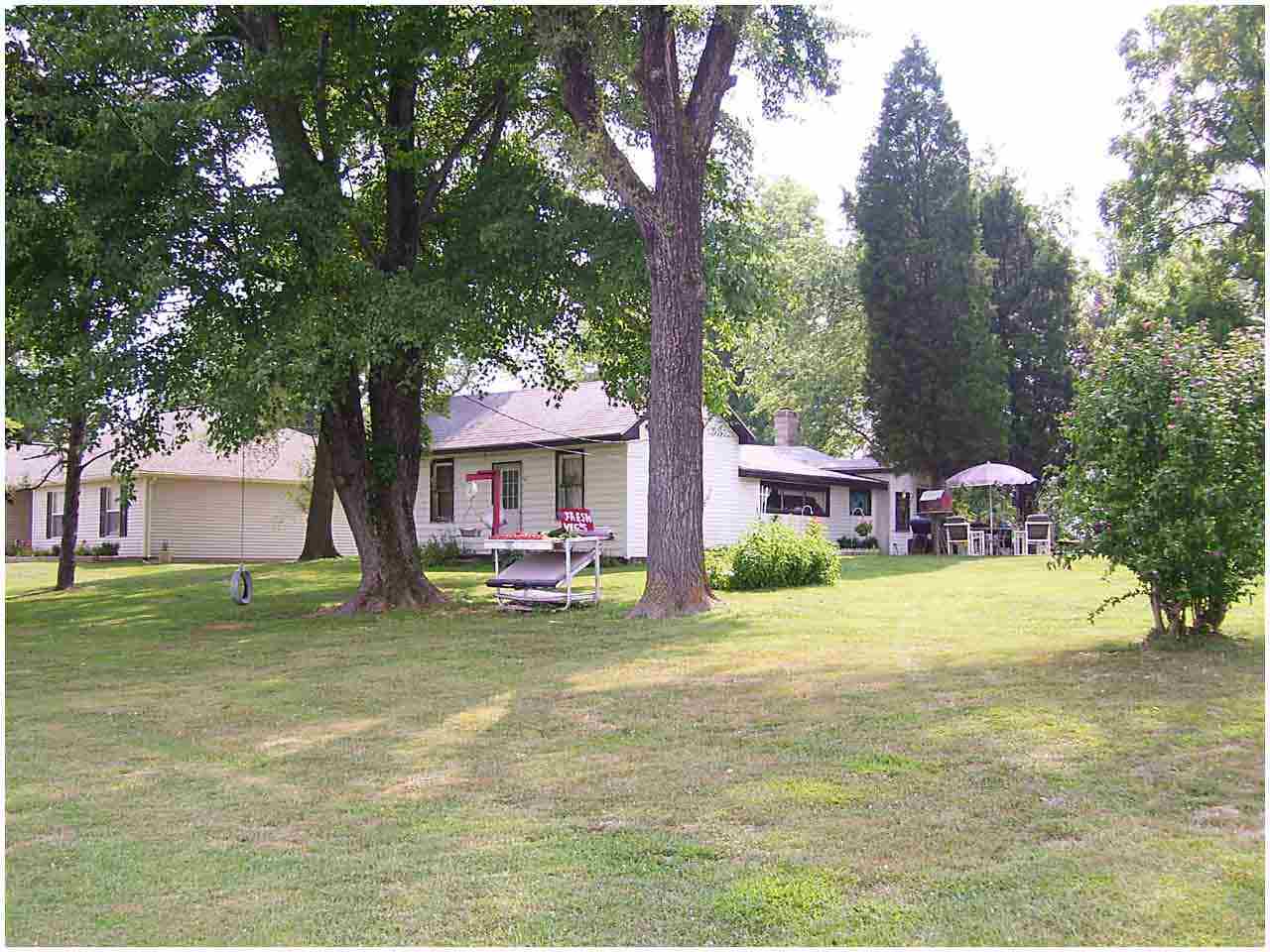911 Castle Garden Road Chandler, IN 47610 - Photo 2 of 4