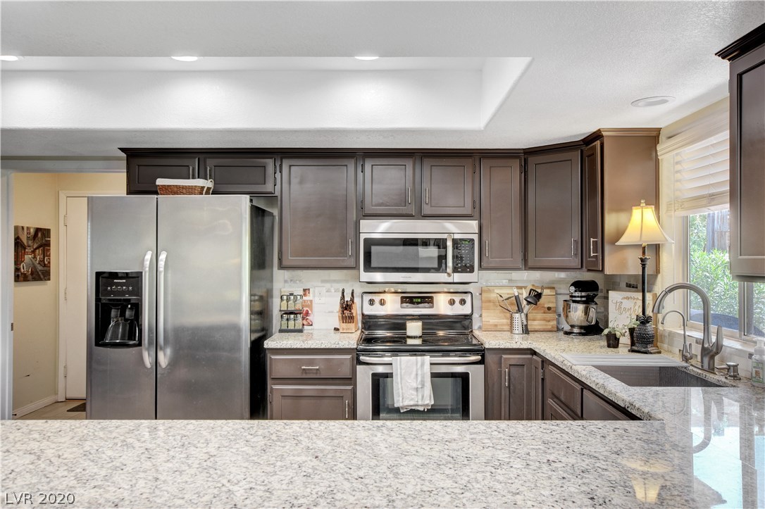 10380 Gilespie Street Las Vegas, NV 89183 - Photo 16 of 45
