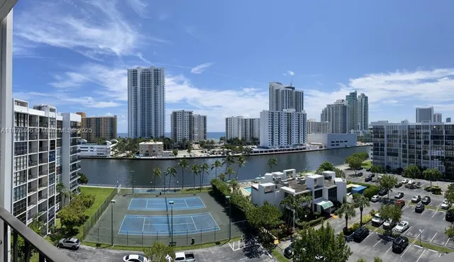 $1,840 | 1000 Parkview Drive, Unit 926, Hallandale Beach, FL 33009