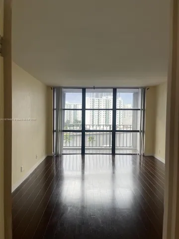 $1,840 | 1000 Parkview Drive, Unit 926, Hallandale Beach, FL 33009