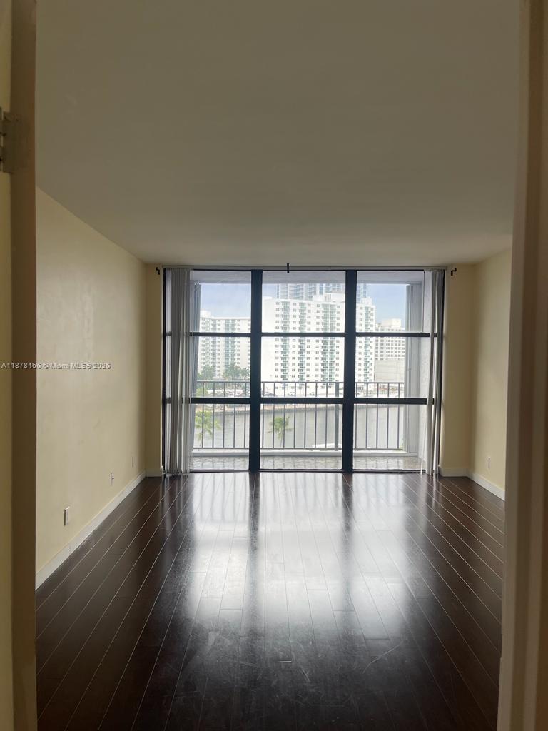 1000 Parkview Drive, Unit 926 Hallandale Beach, FL 33009 - Photo 3 of 5