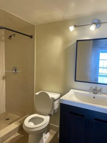 $1,840 | 1000 Parkview Drive, Unit 926, Hallandale Beach, FL 33009