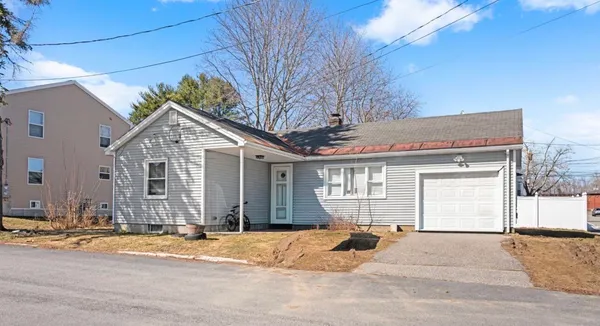 $379,000 | 2 Banks Lane, Biddeford, ME 04005