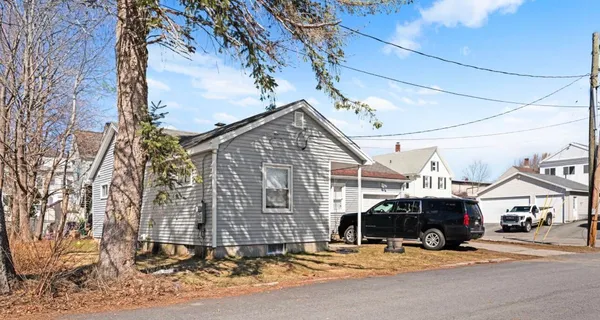 $374,000 | 2 Banks Lane, Biddeford, ME 04005