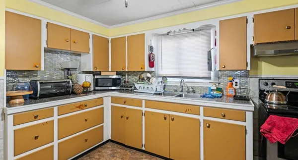 $374,000 | 2 Banks Lane, Biddeford, ME 04005