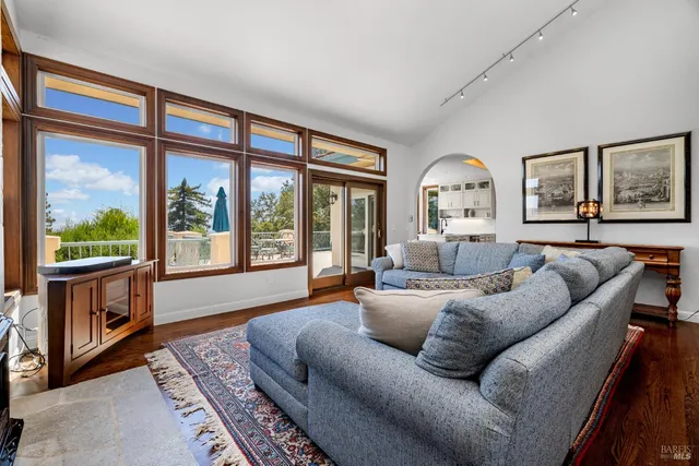 $1,895,000 | 1253 Wikiup Drive, Santa Rosa, CA 95403