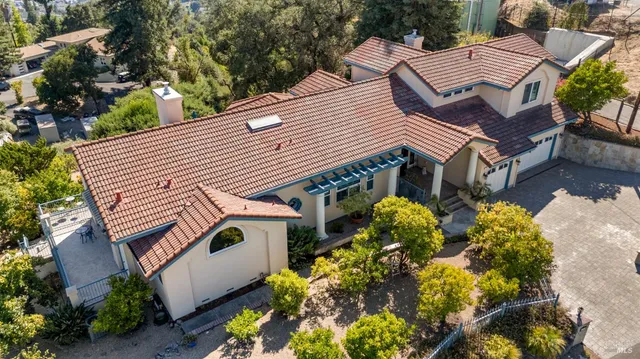 $1,895,000 | 1253 Wikiup Drive, Santa Rosa, CA 95403