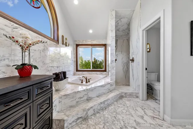 $1,895,000 | 1253 Wikiup Drive, Santa Rosa, CA 95403