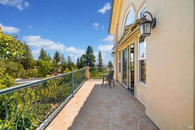 $1,895,000 | 1253 Wikiup Drive, Santa Rosa, CA 95403