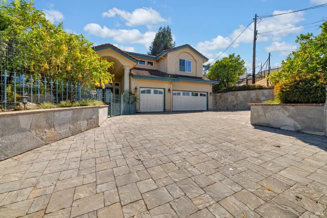 $1,895,000 | 1253 Wikiup Drive, Santa Rosa, CA 95403