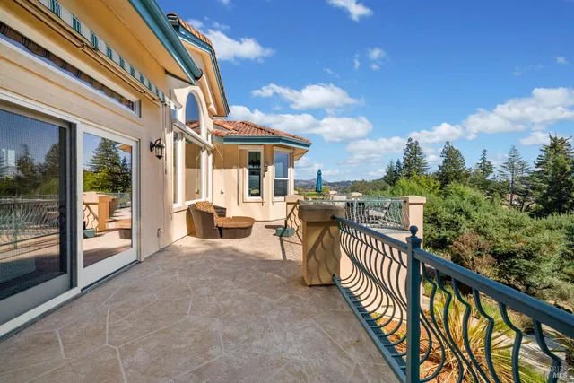 $1,895,000 | 1253 Wikiup Drive, Santa Rosa, CA 95403