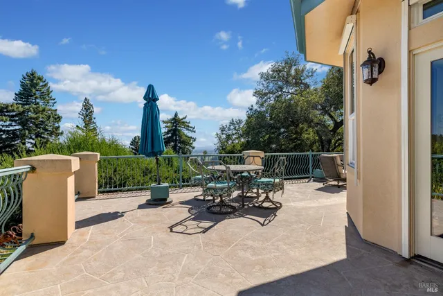 $1,895,000 | 1253 Wikiup Drive, Santa Rosa, CA 95403