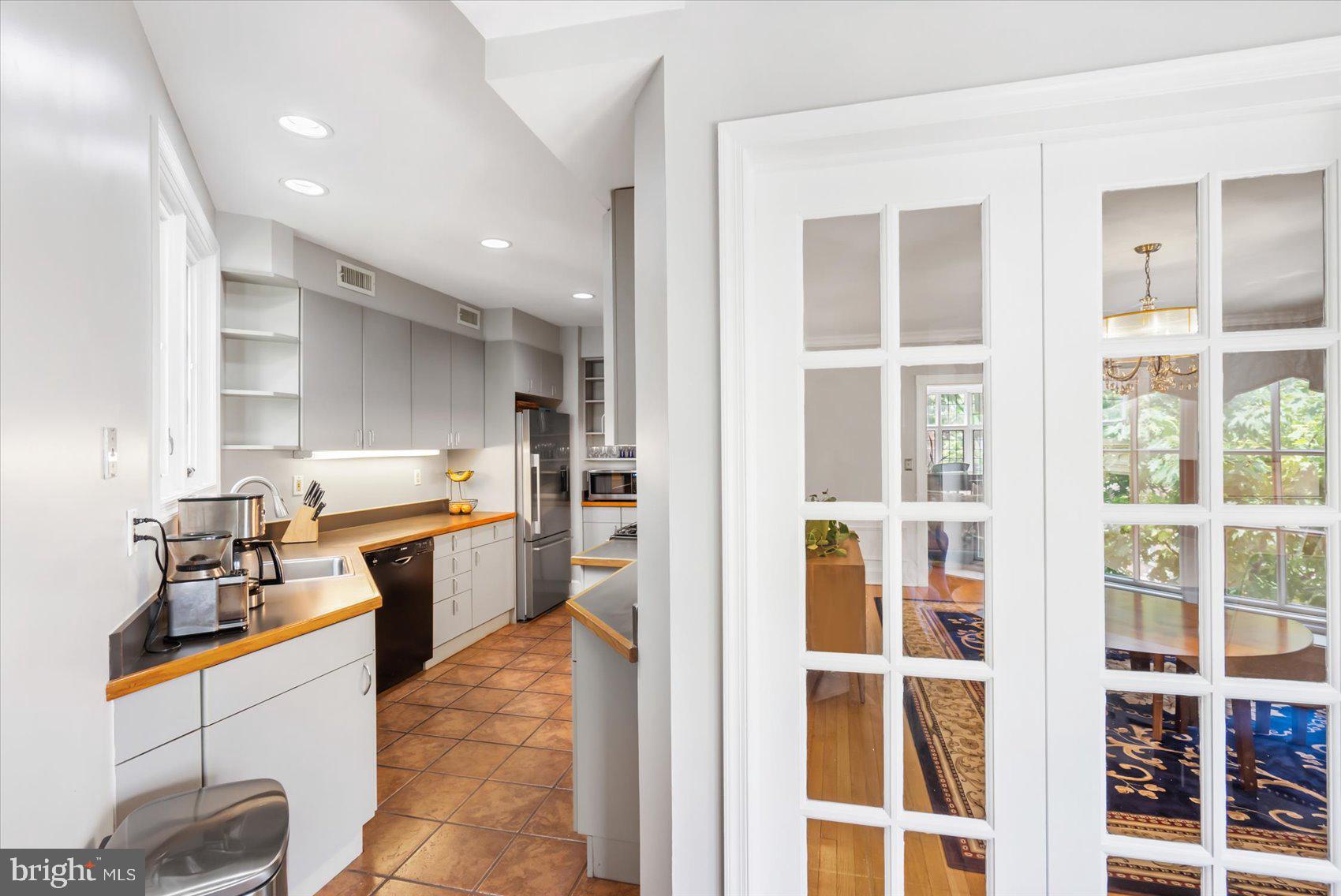 202 Ridgemede Road Baltimore, MD 21210 - Photo 16 of 44