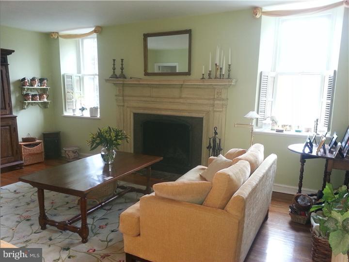 501 Strathmore Road Havertown, PA 19083 - Photo 3 of 25 Living Room